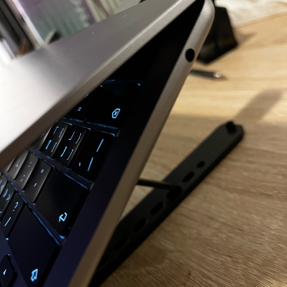 MacBook Air M2 (2022)